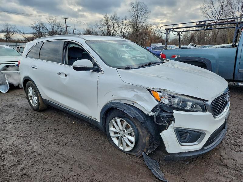 Фото 4 - KIA SORENTO