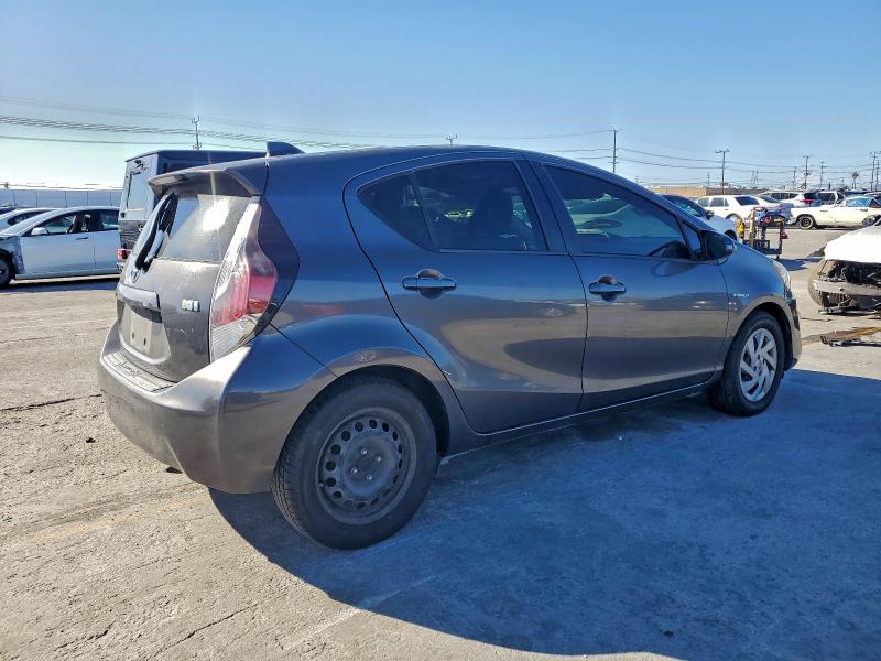 Фото 3 - TOYOTA PRIUS