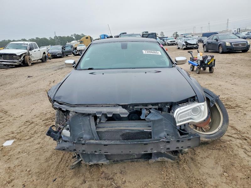 Фото 5 - CHRYSLER 300