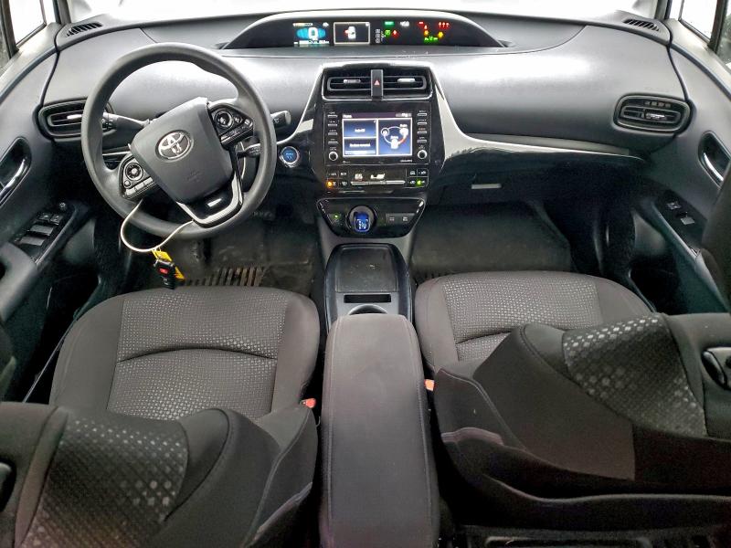 Фото 8 - TOYOTA PRIUS