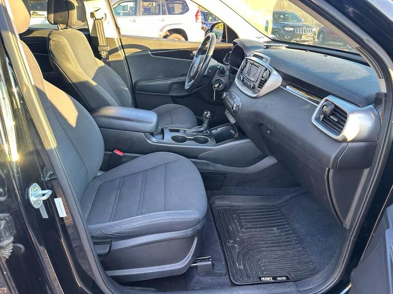 Фото 5 - KIA SORENTO