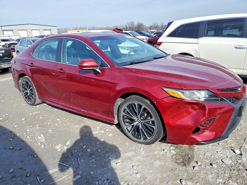 Фото 4 - TOYOTA CAMRY