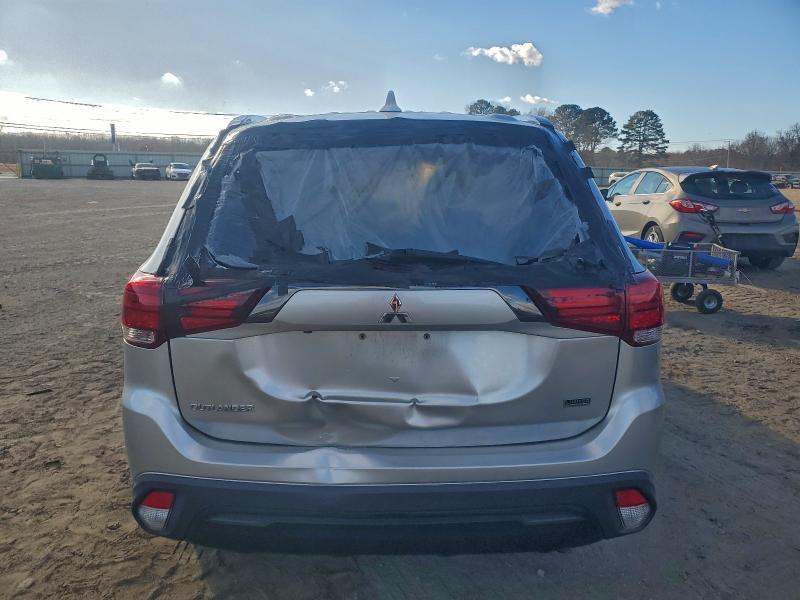 Фото 6 - MITSUBISHI OUTLANDER