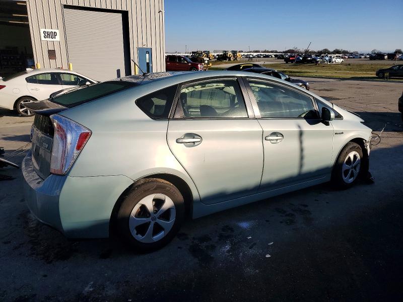 Фото 3 - TOYOTA PRIUS