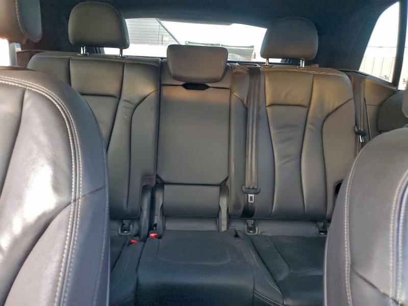 Фото 10 - AUDI Q8