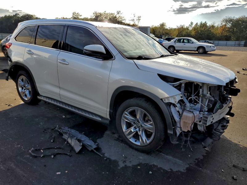 Фото 4 - TOYOTA HIGHLANDER