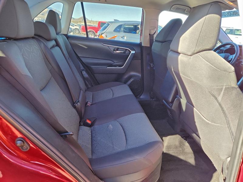 Фото 10 - TOYOTA RAV4