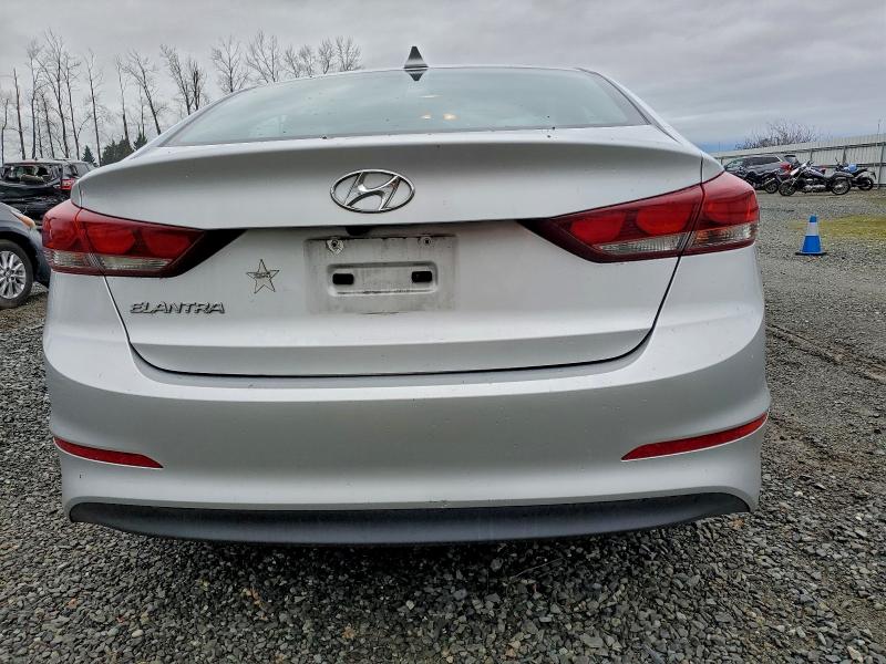 Фото 6 - HYUNDAI ELANTRA