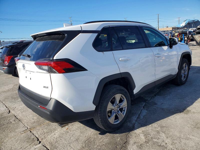 Фото 3 - TOYOTA RAV4