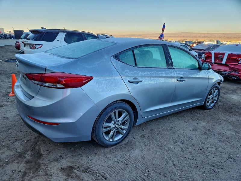 Фото 3 - HYUNDAI ELANTRA