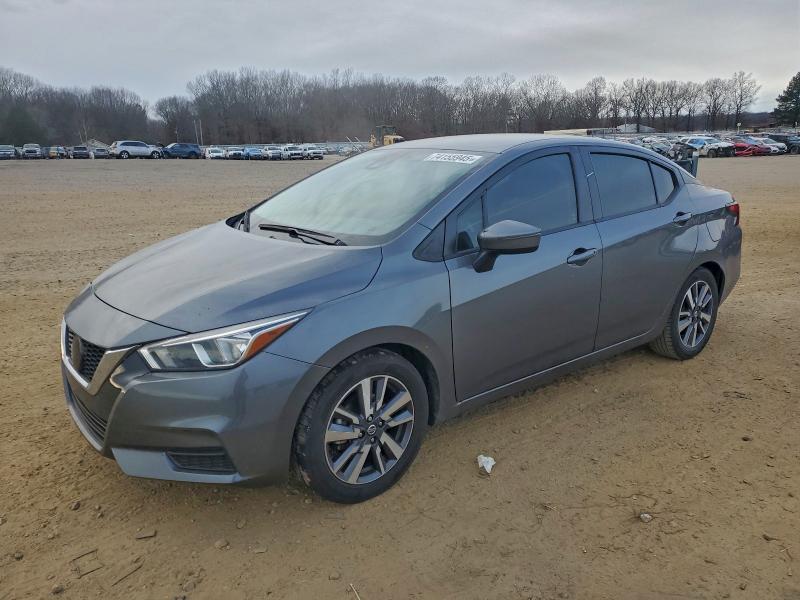 Фото 1 - NISSAN VERSA