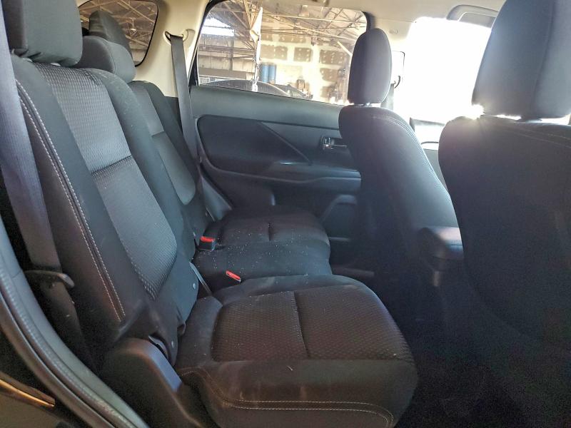 Фото 10 - MITSUBISHI OUTLANDER