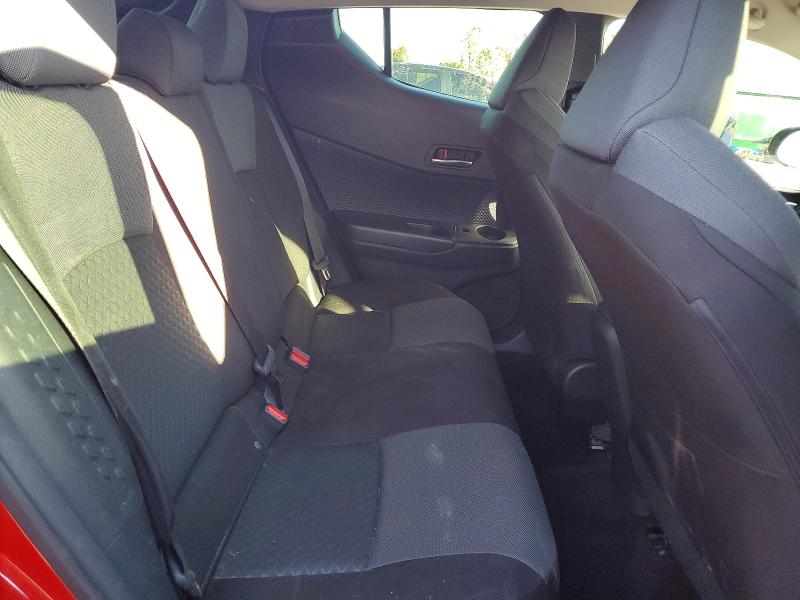 Фото 11 - TOYOTA C-HR