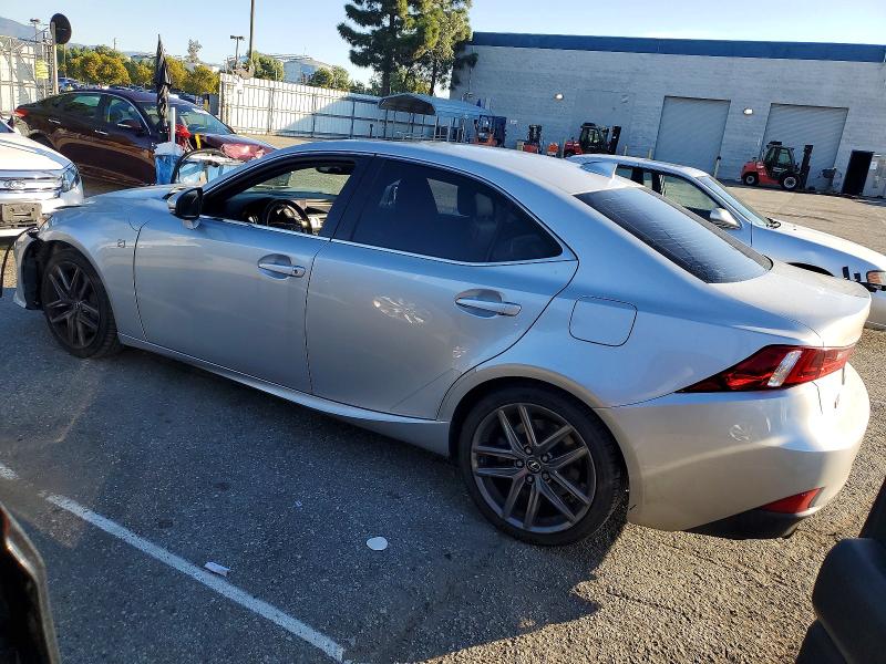 Фото 2 - LEXUS IS