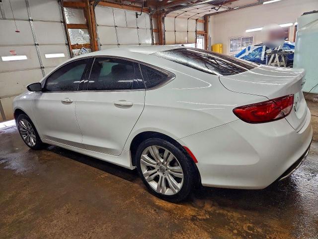 Фото 2 - CHRYSLER 200