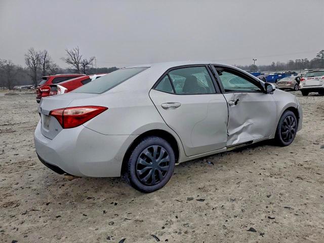 Фото 3 - TOYOTA COROLLA