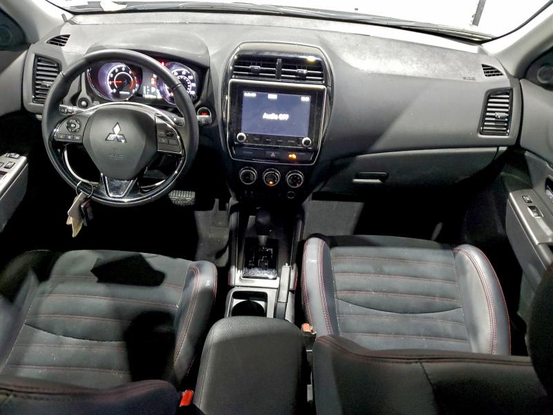 Фото 8 - MITSUBISHI OUTLANDER