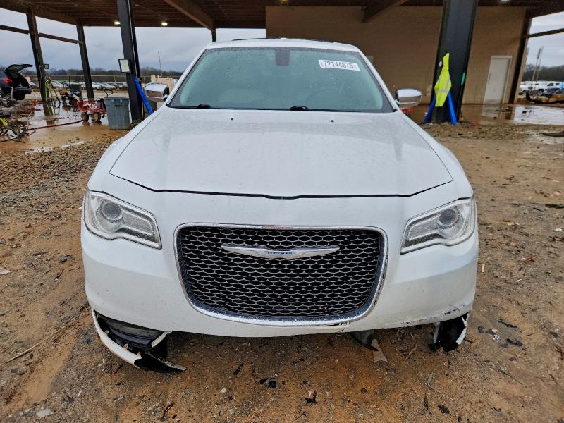 Фото 5 - CHRYSLER 300