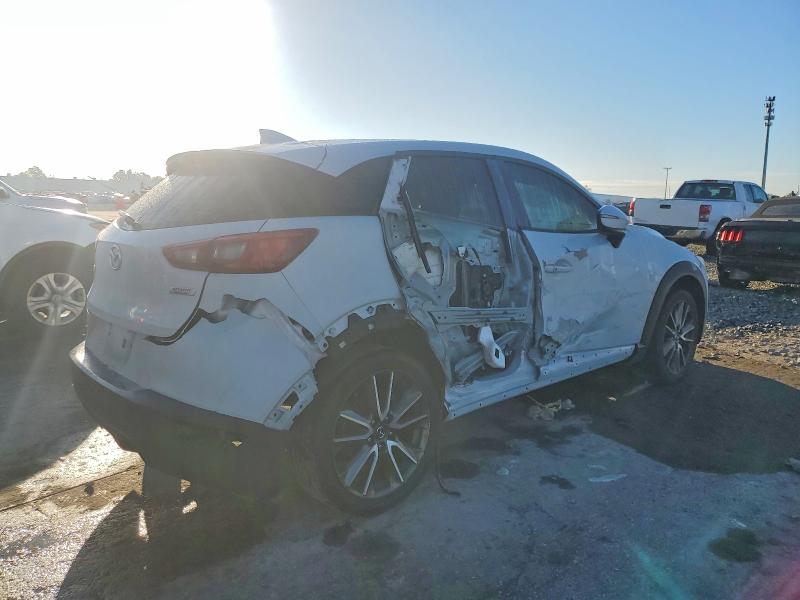 Фото 2 - MAZDA CX-3