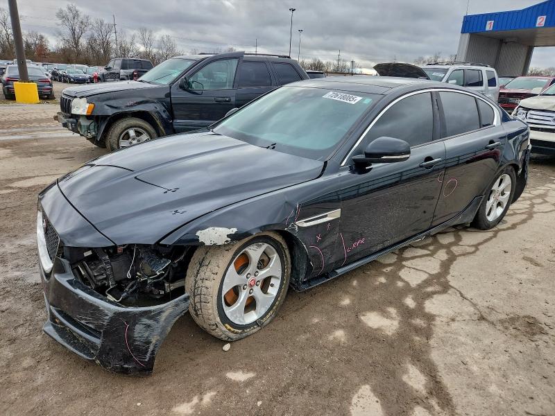 Фото 1 - JAGUAR XE