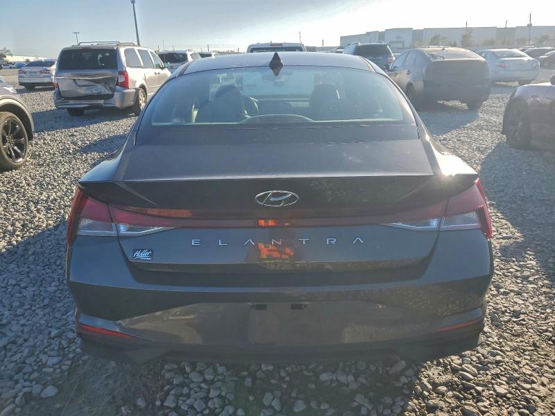 Фото 6 - HYUNDAI ELANTRA