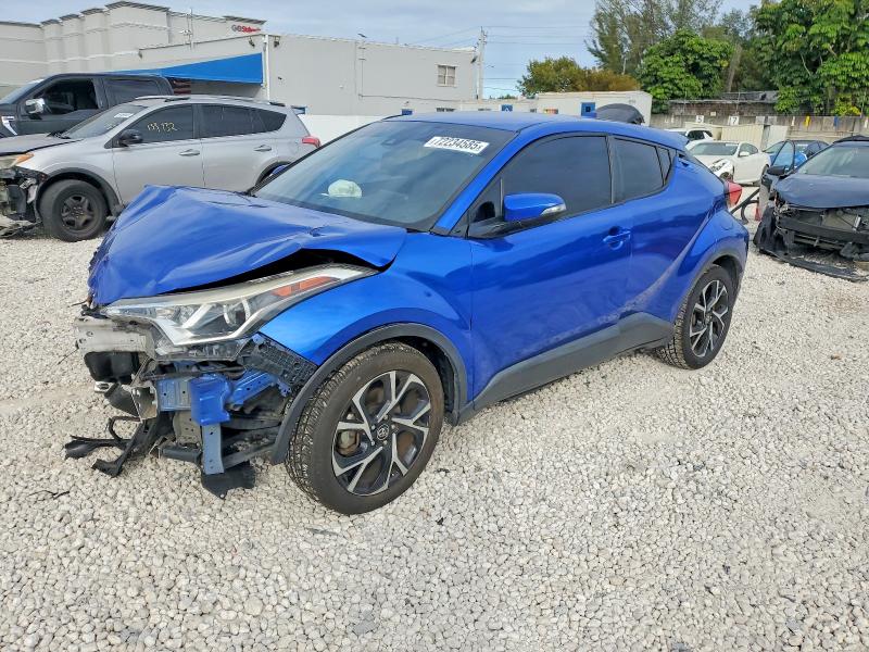 Фото 1 - TOYOTA C-HR