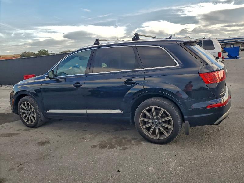 Фото 2 - AUDI Q7