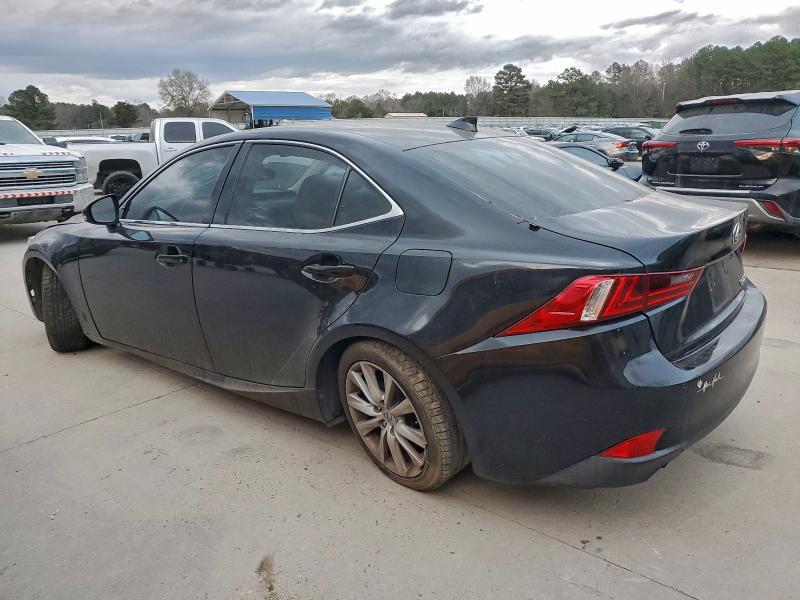 Фото 2 - LEXUS IS