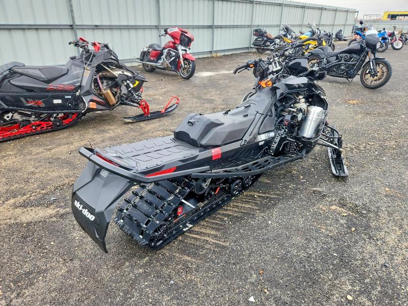2023 SKI-DOO SNOWMOBILE