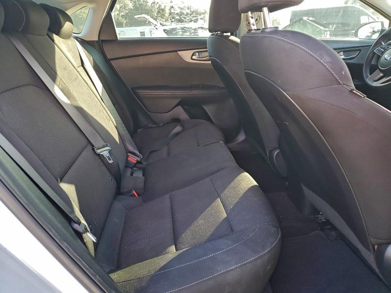 Фото 10 - KIA FORTE