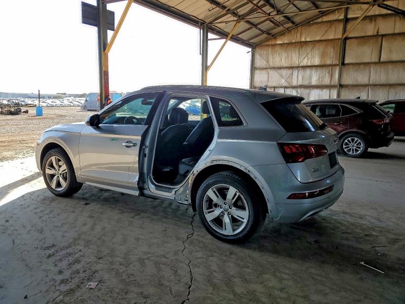 Фото 2 - AUDI Q5