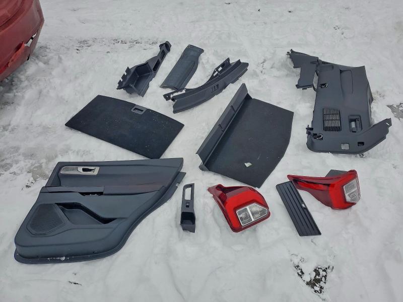 Фото 13 - FORD EXPLORER