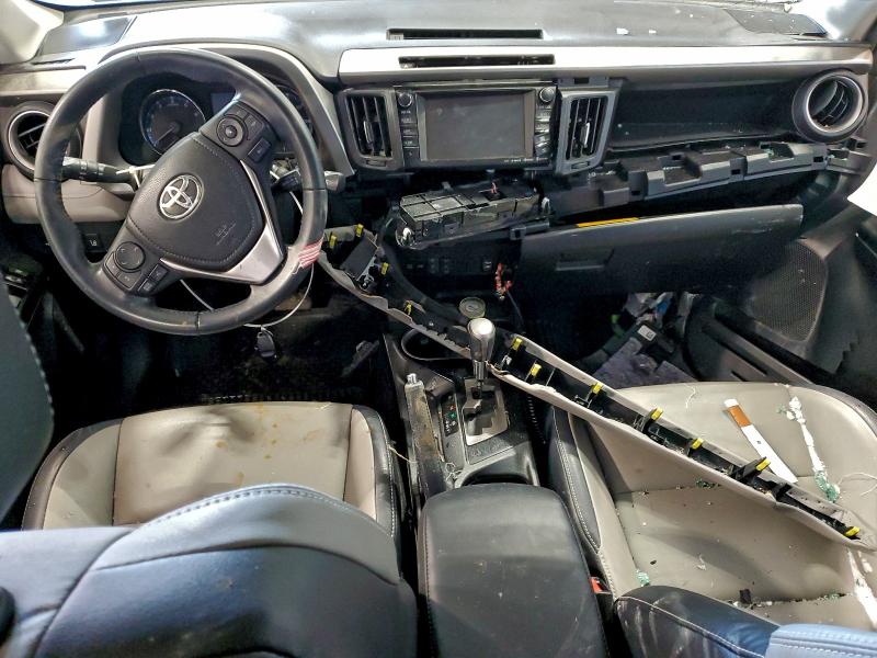 Фото 8 - TOYOTA RAV4