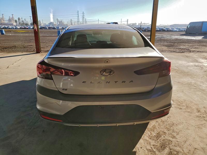 Фото 6 - HYUNDAI ELANTRA