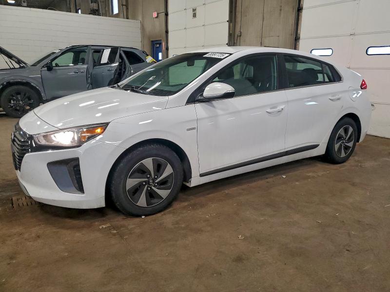 Фото 1 - HYUNDAI IONIQ