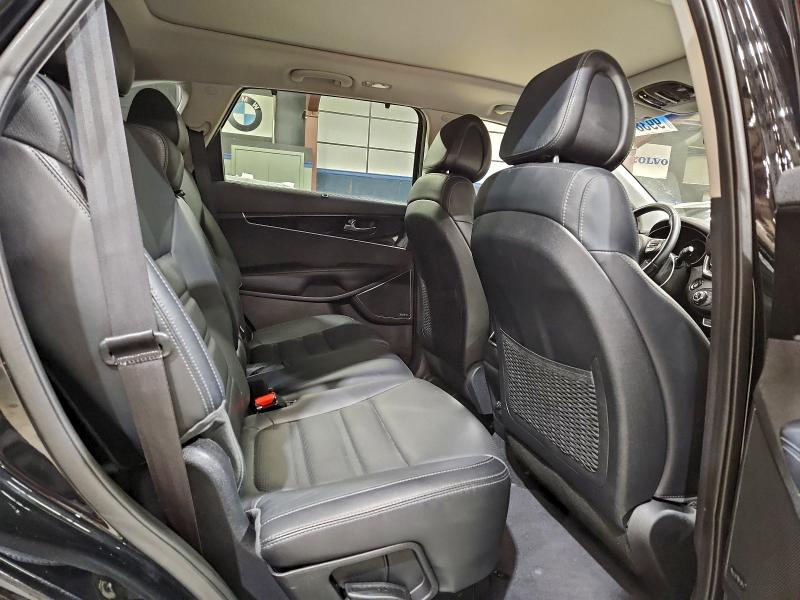 Фото 11 - KIA SORENTO