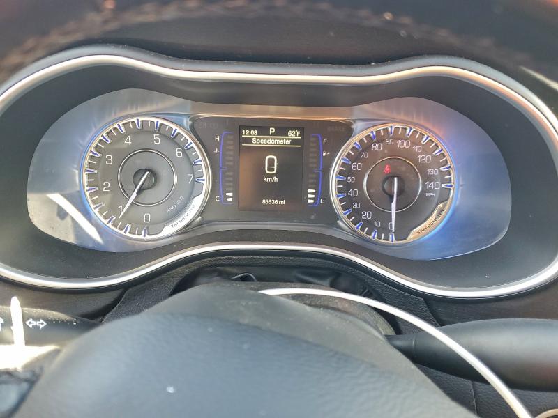 Фото 9 - CHRYSLER 200