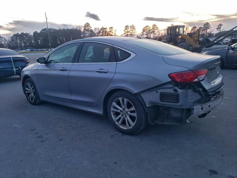 Фото 2 - CHRYSLER 200