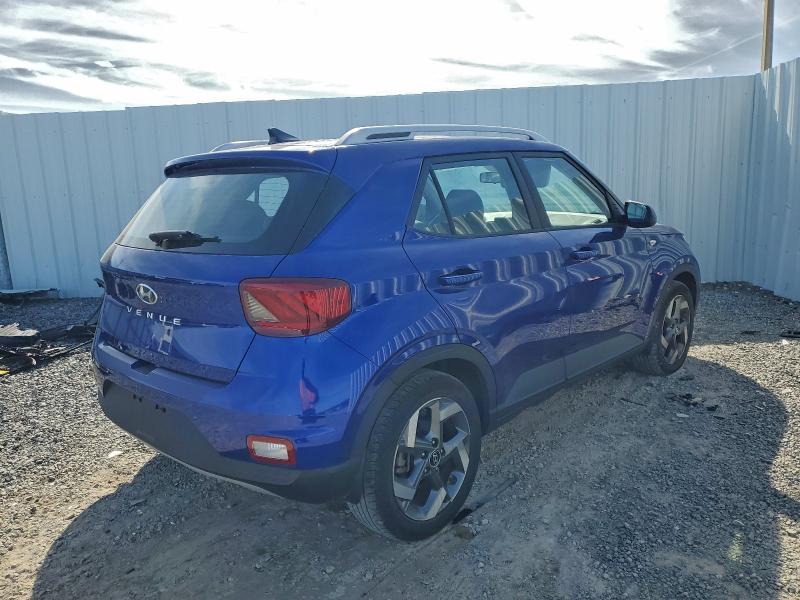 Фото 3 - HYUNDAI VENUE