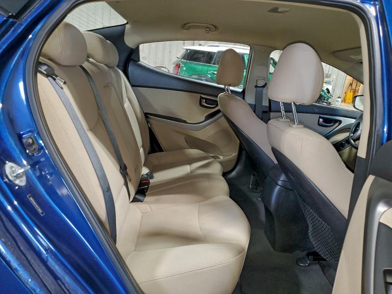 Фото 10 - HYUNDAI ELANTRA