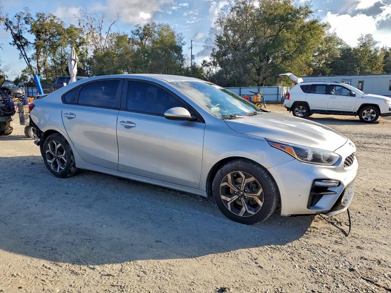 Фото 4 - KIA FORTE