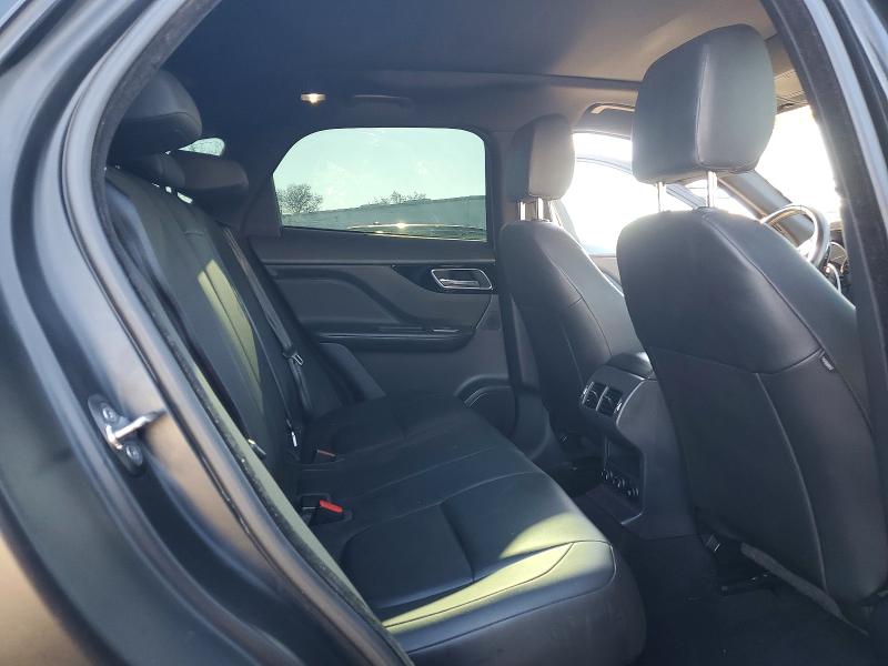 Фото 11 - JAGUAR F-PACE