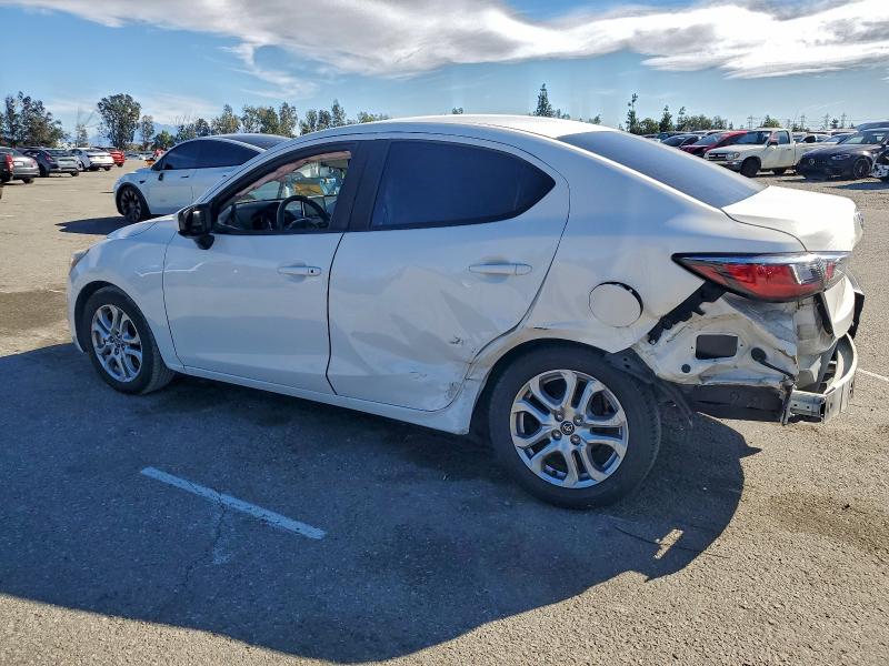 Фото 2 - TOYOTA YARIS