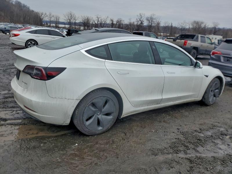 Фото 3 - TESLA MODEL 3
