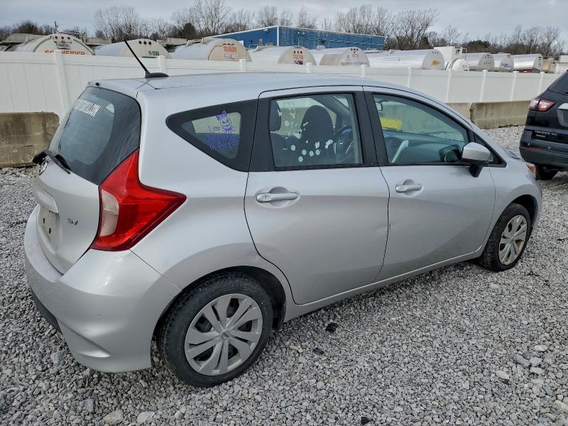 Фото 3 - NISSAN VERSA