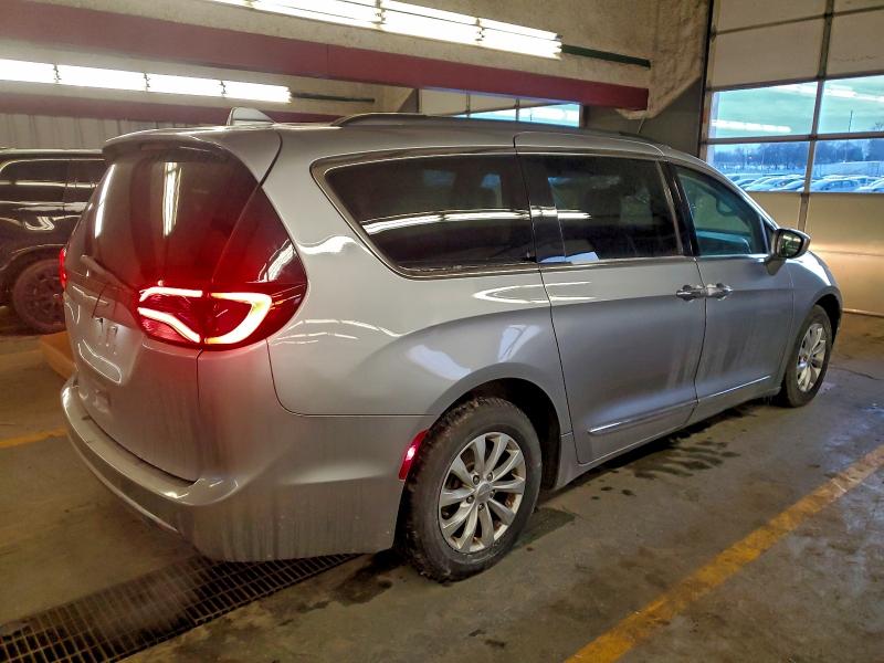 Фото 3 - CHRYSLER PACIFICA