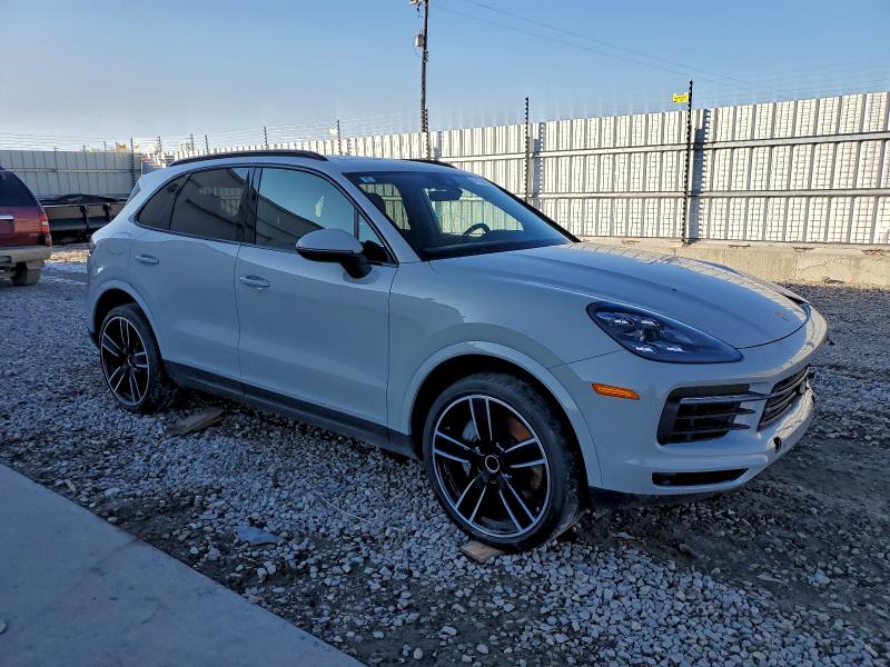 2021 PORSCHE CAYENNE