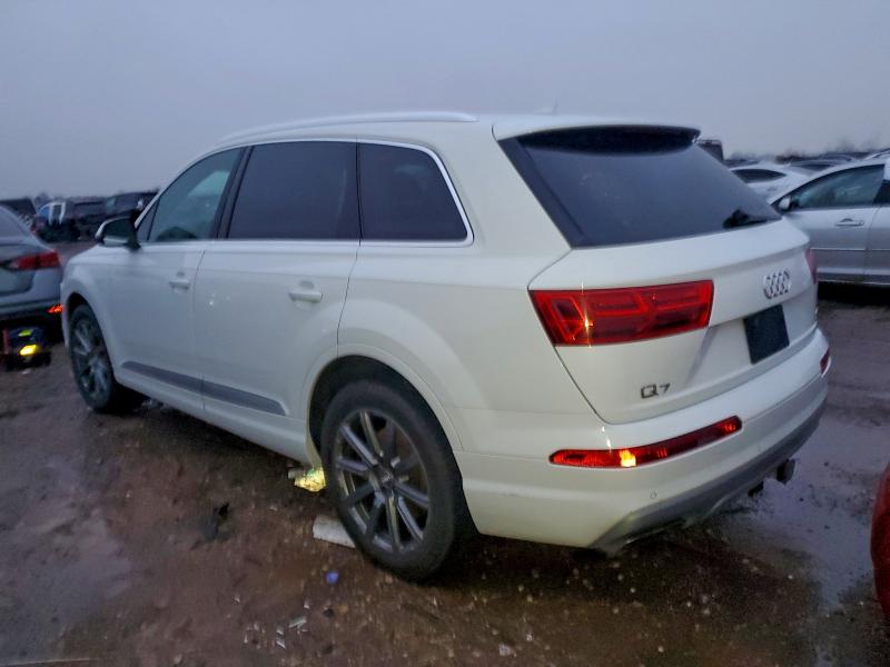 Фото 2 - AUDI Q7