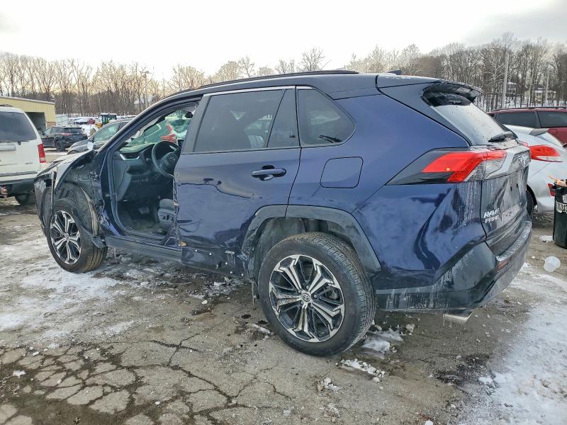 Фото 2 - TOYOTA RAV4