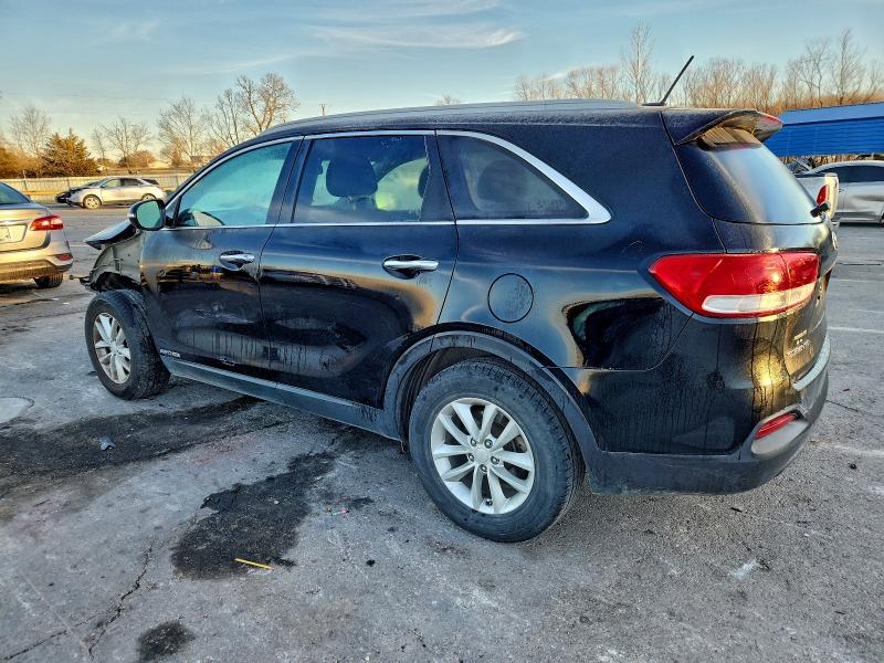 Фото 2 - KIA SORENTO